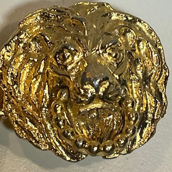 Vintage 1974 Gold Tone Heraldic Lion Head Ring Detail Statement Belt Buckles - Picture 6 of 9